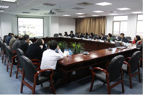 在上海财经大学调研